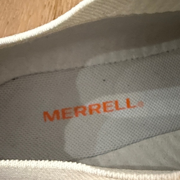 Merrell White Slip-On Women's Sneakers - Picture 2 of 4